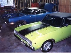 69 Hemi Road Runner \70 convertible Road runner